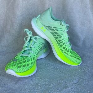 NWOB UA The Flow Velociti Elite unisex,  sz 5 wmns, 35.5 eur,  orig $250!